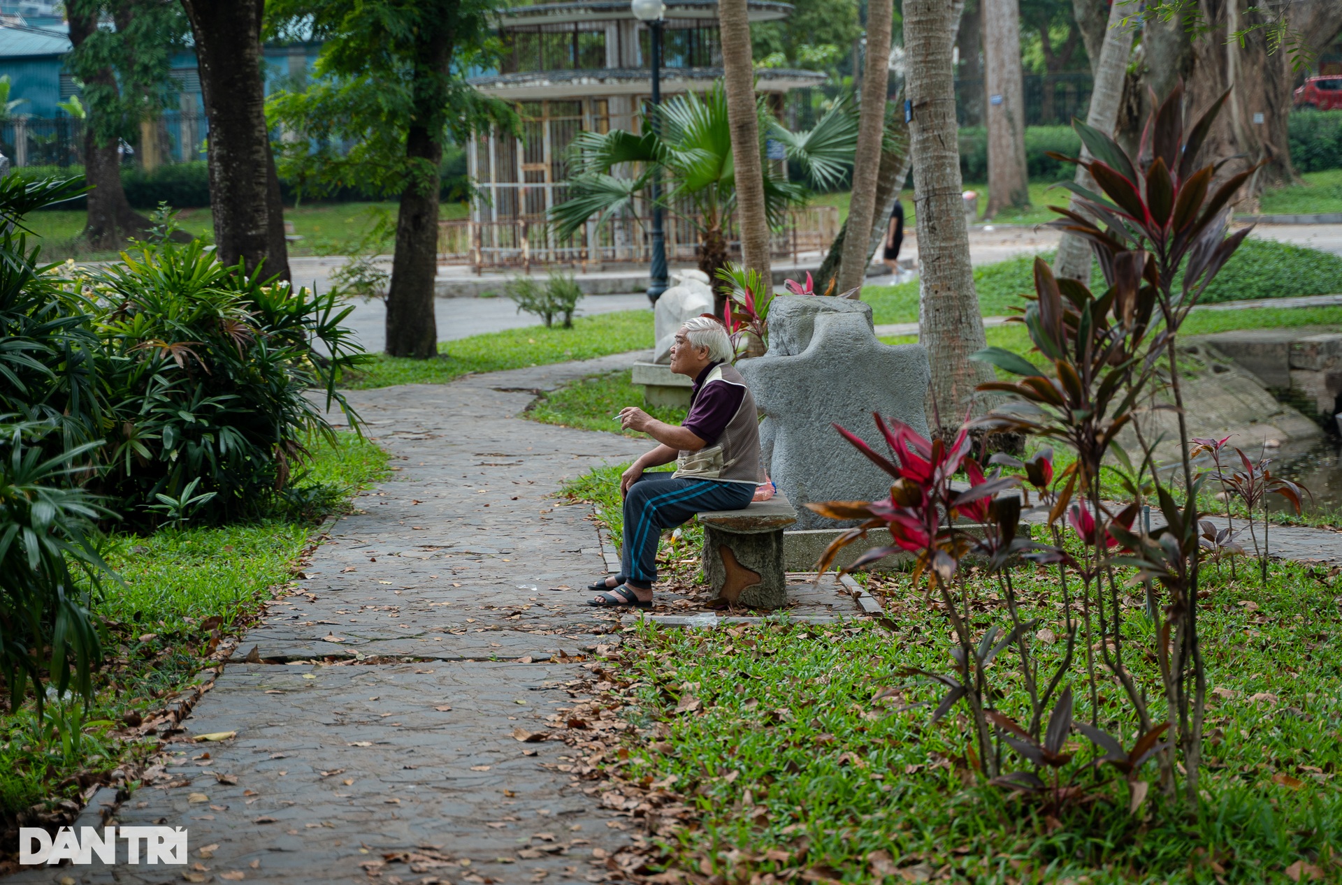 Những công viên nghìn tỷ trên đất vàng Hà Nội bị bỏ hoang - 14 Những công viên nghìn tỷ trên đất vàng Hà Nội bị bỏ hoang - 14