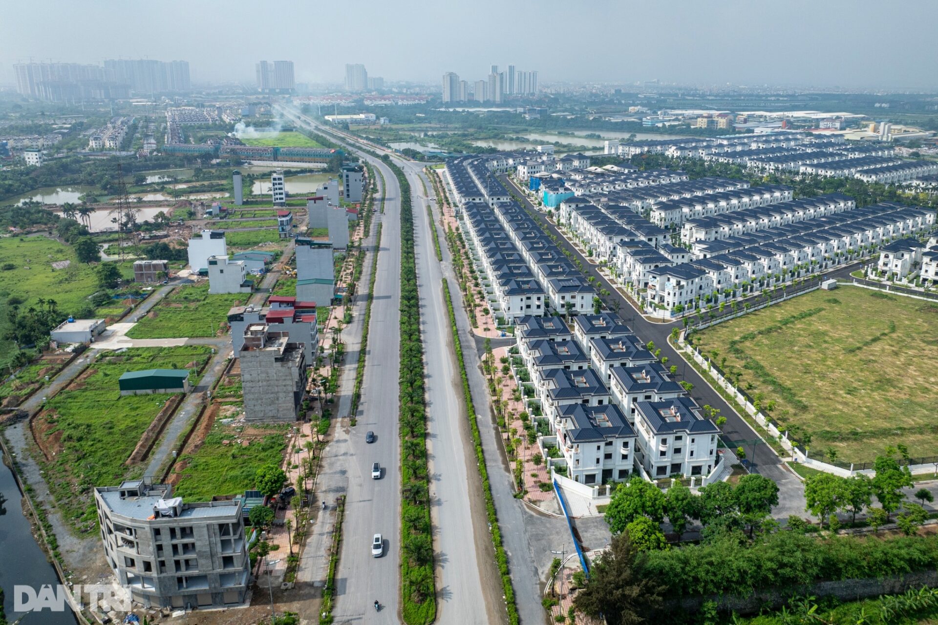 Gấp rút thi công tuyến đường 8 làn gần 1.800 tỷ tại Hà Nội - 4