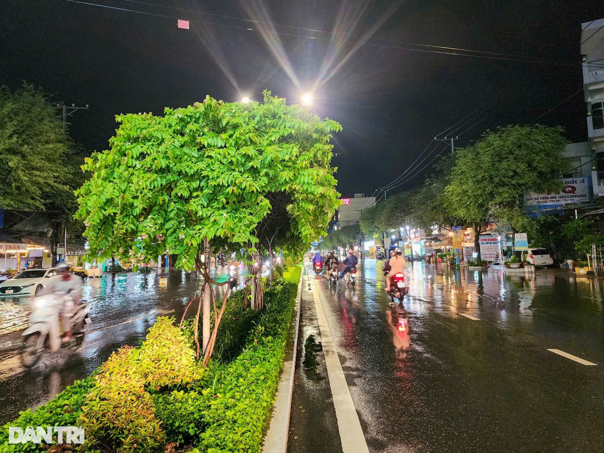 Hệ thống chống ngập nghìn tỷ bất lực khiến Cần Thơ ngập nặng sau mưa lớn - 6 Hệ thống chống ngập nghìn tỷ bất lực khiến Cần Thơ ngập nặng sau mưa lớn - 6