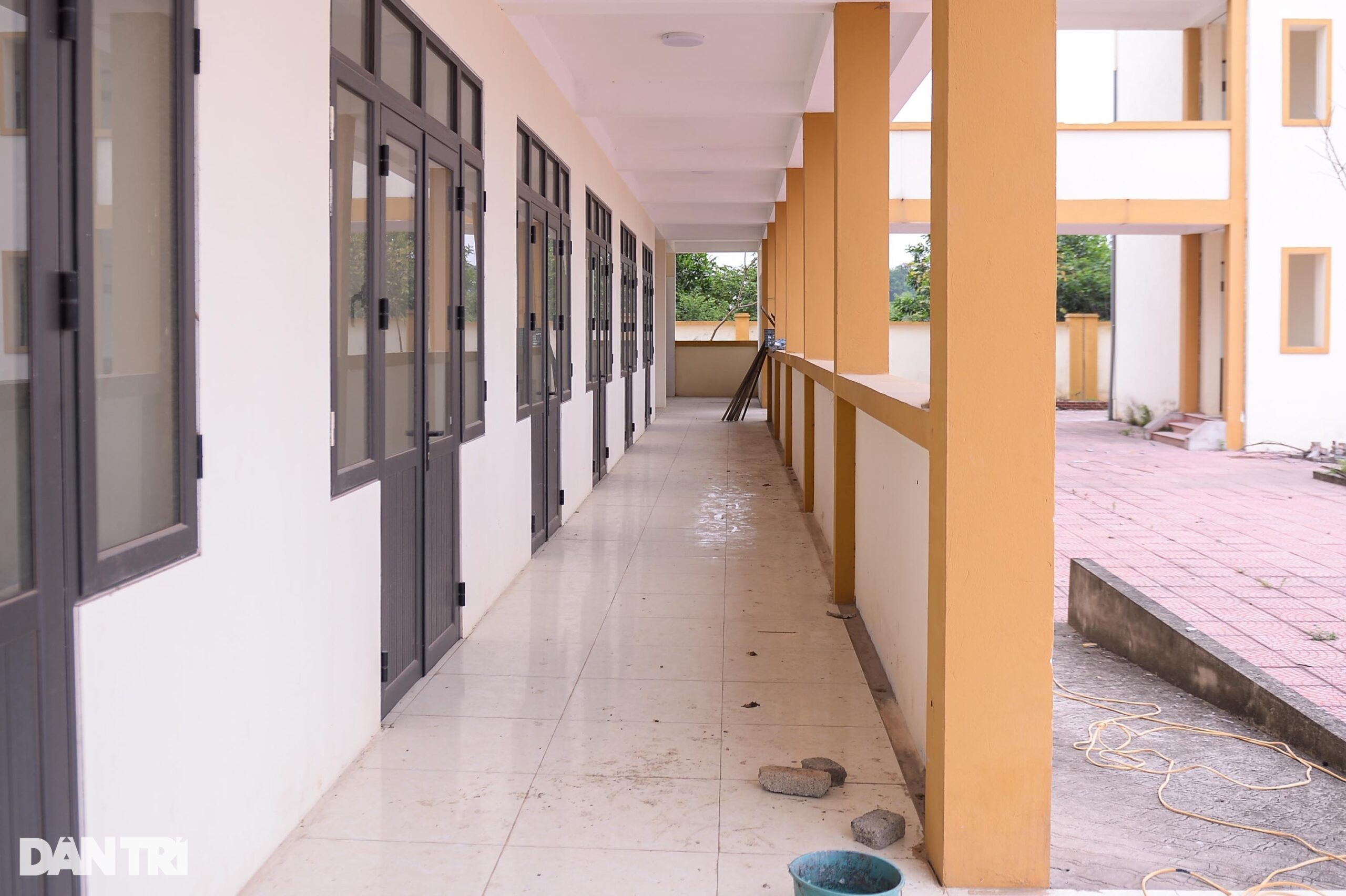 Hai trường học được xây dựng khang trang bị bỏ hoang gây lãng phí ở Hà Nội - 5