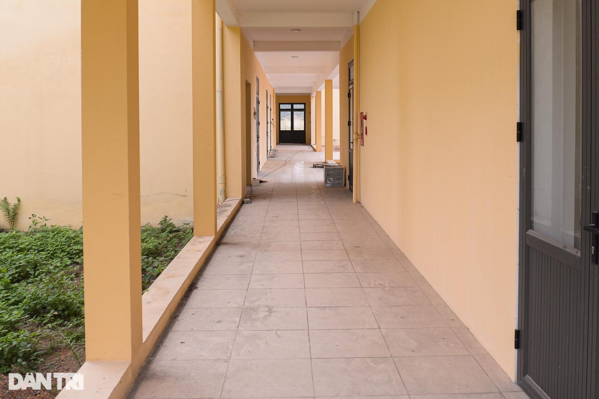 Hai trường học được xây dựng khang trang bị bỏ hoang gây lãng phí ở Hà Nội - 12